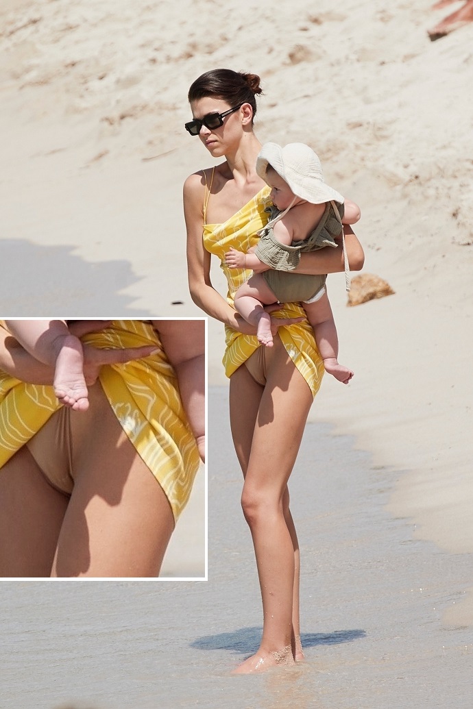  «Ангел» Victoria's Secret Джорджия Фаулер показала папарацци свои трусики во время прогулки с ребенком