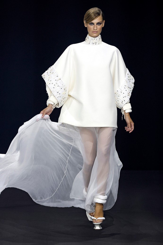 Стефан Роллан устроил поминки на своем показе на неделе высокой моды в Париже