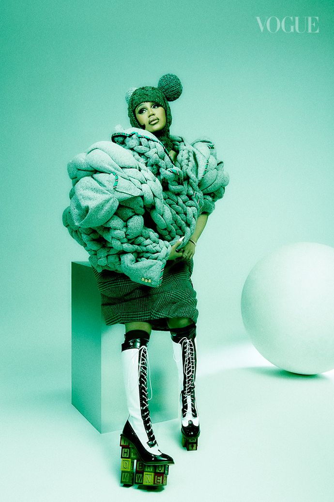 Карди Би снялась в нескромной фотосессии для журнала Vogue