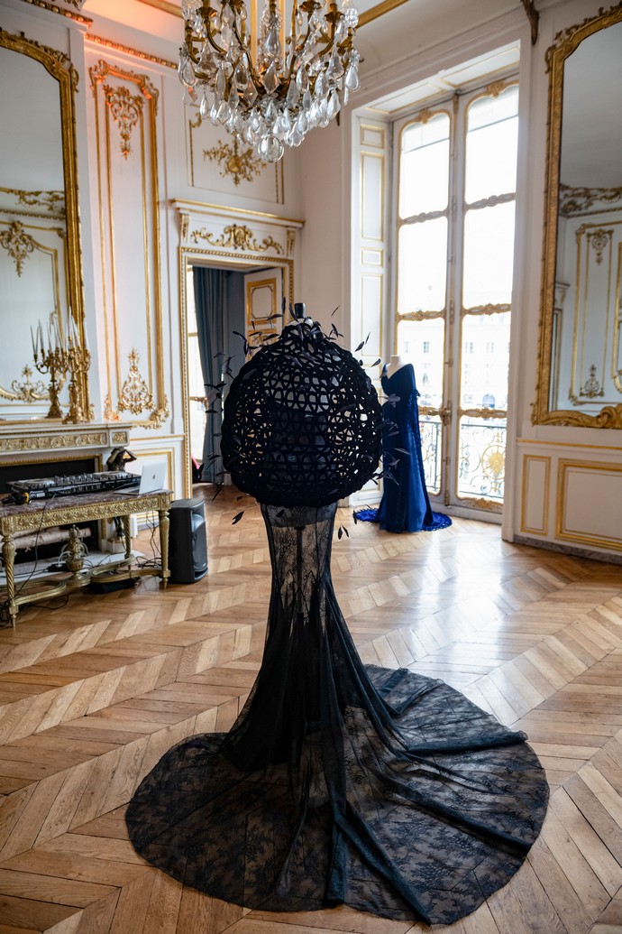 Georges Chakra предложил наряды, навеянные парижскими балконами: ТОП-10 оригинальных платьев