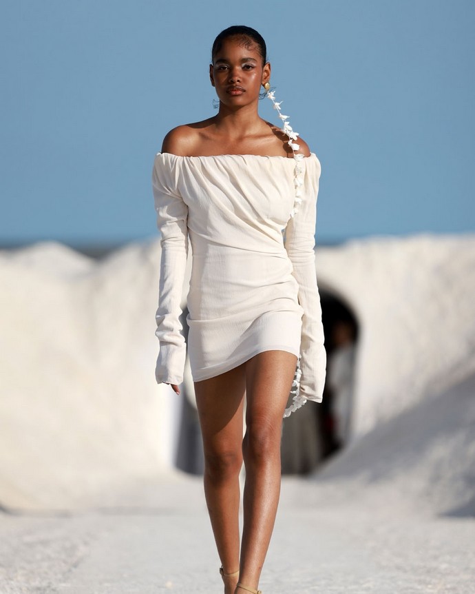 Jacquemus совместно с Nike не морочили себе голову выбором цвета: ТОП-10 женщин в белом