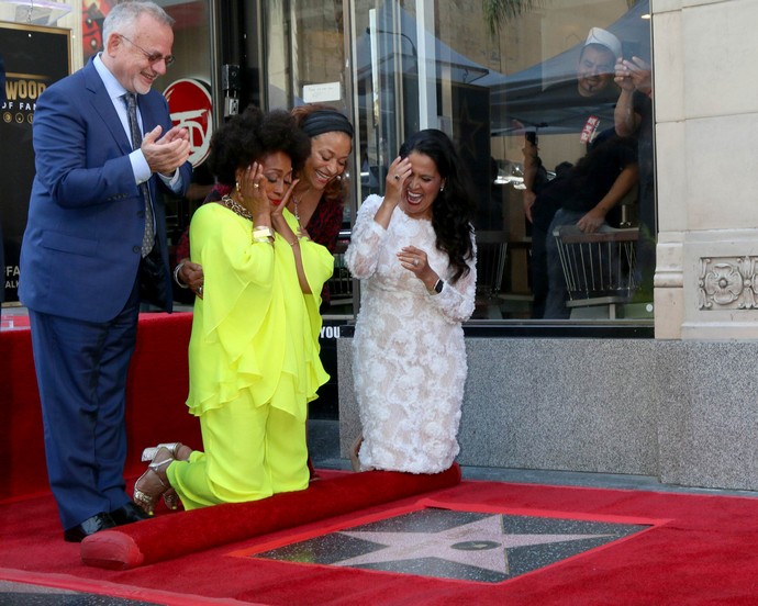 «Черная мать Голливуда» упала на Аллее Славы в Голливуде