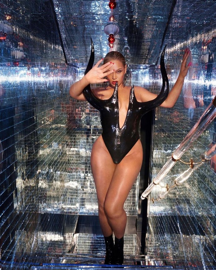 Сексуальные фантазии Бейонсе разожгли интерес к её новому альбому: ТОП-10 горячих ретро-образов