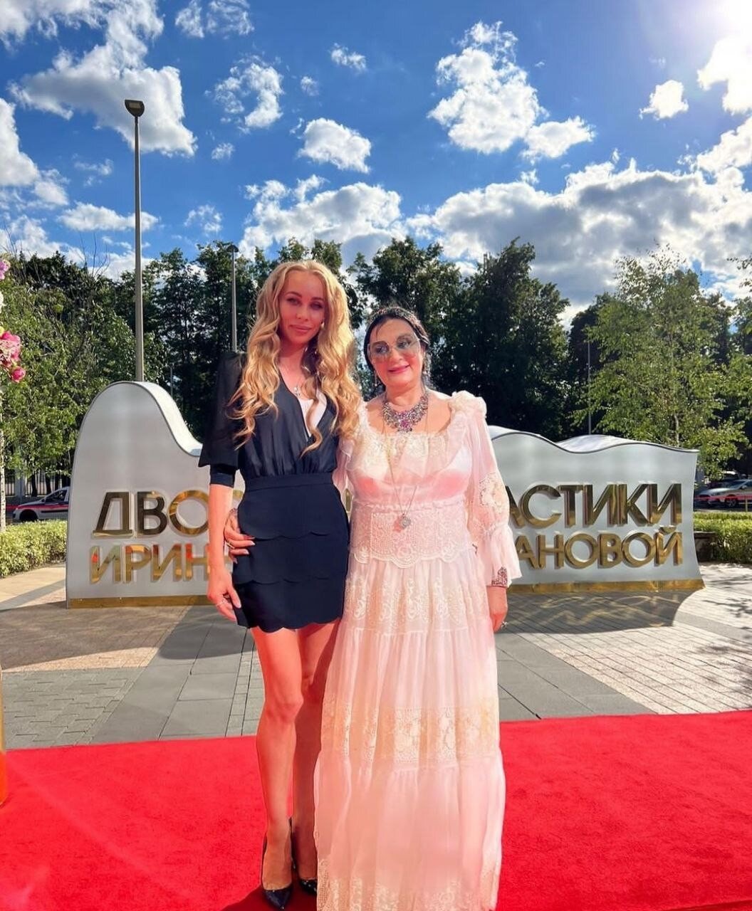 Спустя месяц после развода, 74-летняя Ирина Винер вновь надела свадебное платье