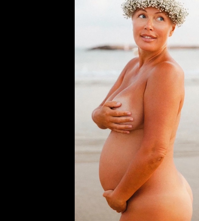 Совершенно голая беременная Наталья Рагозина устроила фотосессию на берегу моря
