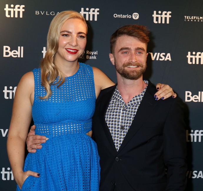 Гарри Поттер и великанша: Дэниел Рэдклифф появился на кинофестивале в Торонто вместе со своей мужеподобной подружкой
