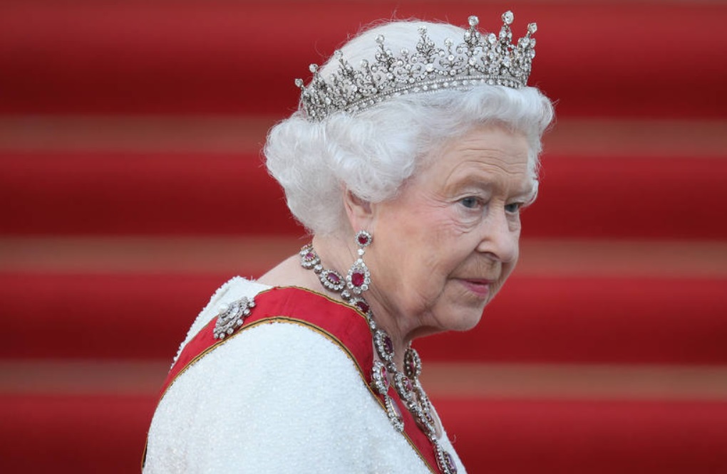 Букингемский дворец вновь отложил похороны Королевы Елизаветы