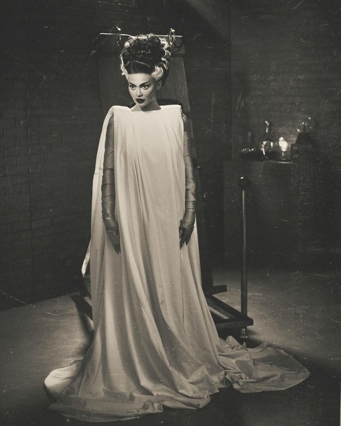 Обмотавшись бинтами на голое тело, Кайли Дженнер предстала в качестве невесты Франкенштейна