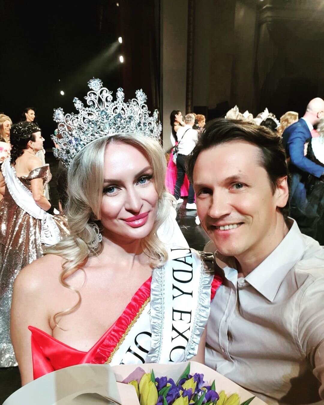 Новой Miss World 2022 стала 40-летняя жена участника шоу «Уральские пельмени» Вячеслава Мясникова