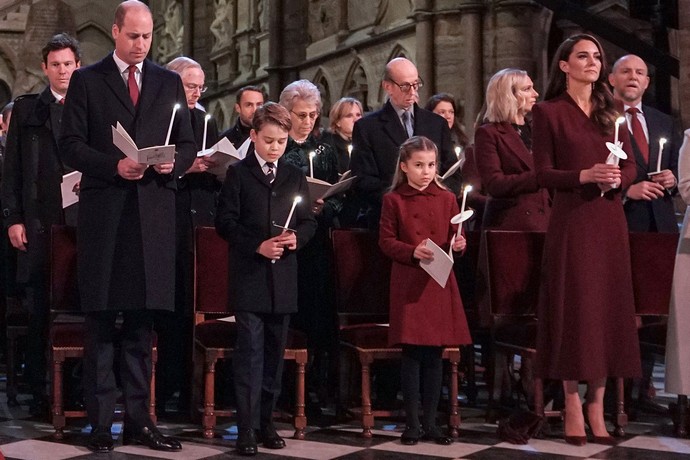 Малыша Луи не взяли: Принц Уильям и Кейт Миддлтон со старшими детьми сделали образцово-показательный выход в Вестминстерское аббатство