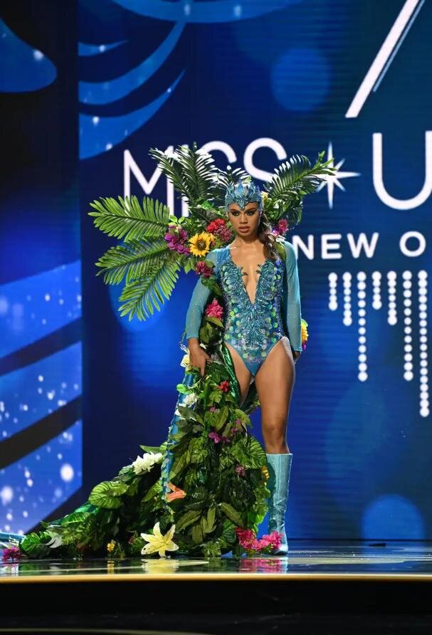 Новой «Мисс Вселенная» стала представительница США, наряд которой ошеломил членов жюри, а модель из Украины ожидаемо закатила истерику