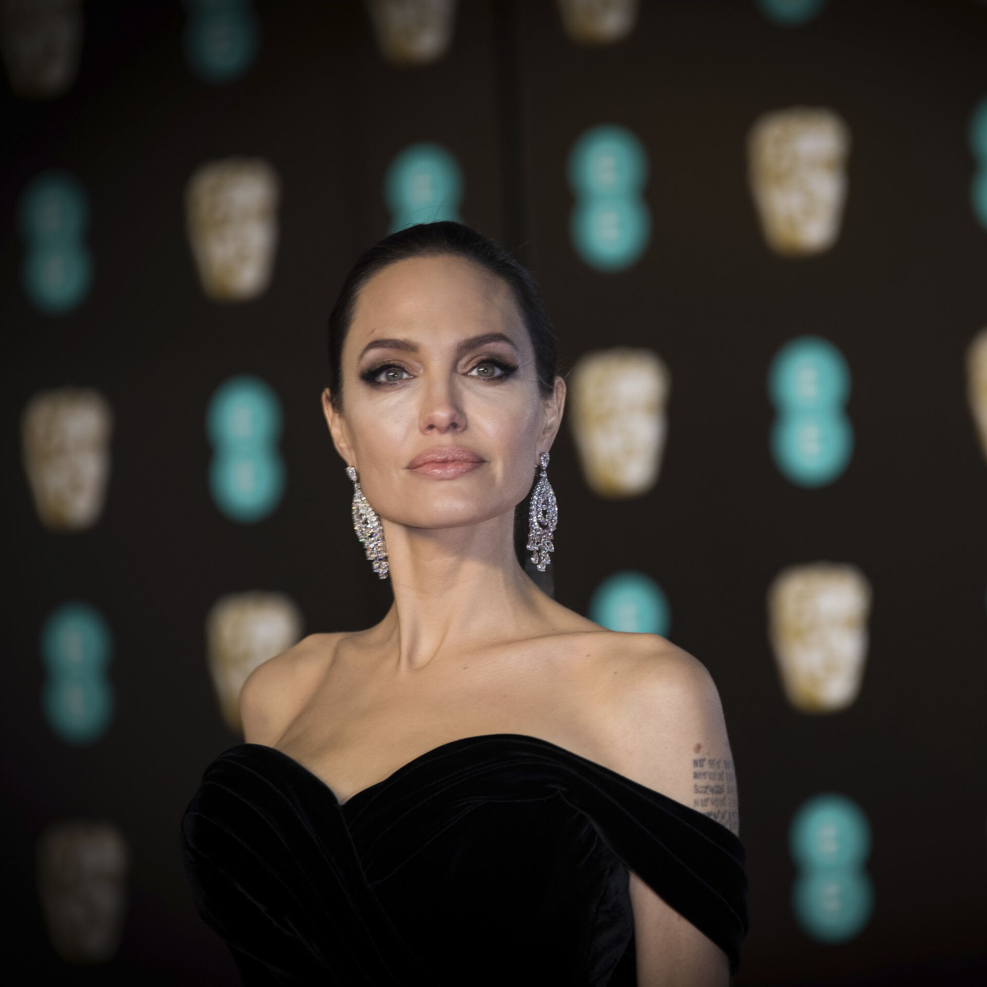 Анжджелина Джоли закрыла свой благотворительный фонд
