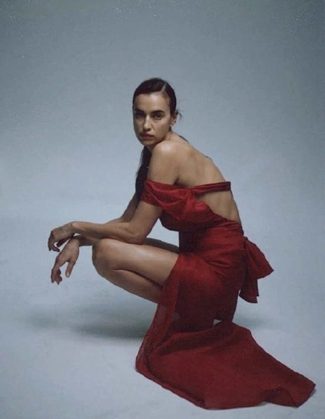 Ирина Шейк в фотосессии для февральского Vogue Arabia