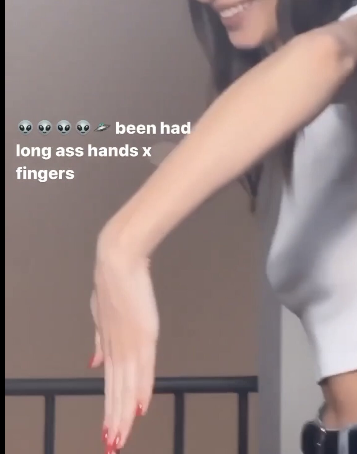 Четыре руки в анус женщины - фото секс и порно riosalon.ru
