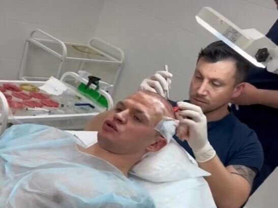«Длилось 8 часов»: Дмитрий Тарасов перенёс операцию и поделился не самыми приятными кадрами