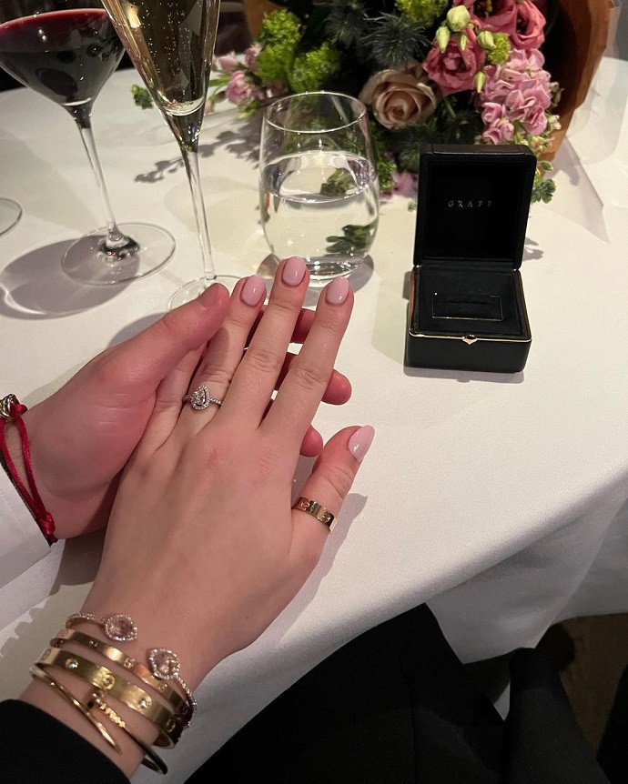 "Я сказала "да!": дочь Александра Малинина выходит замуж