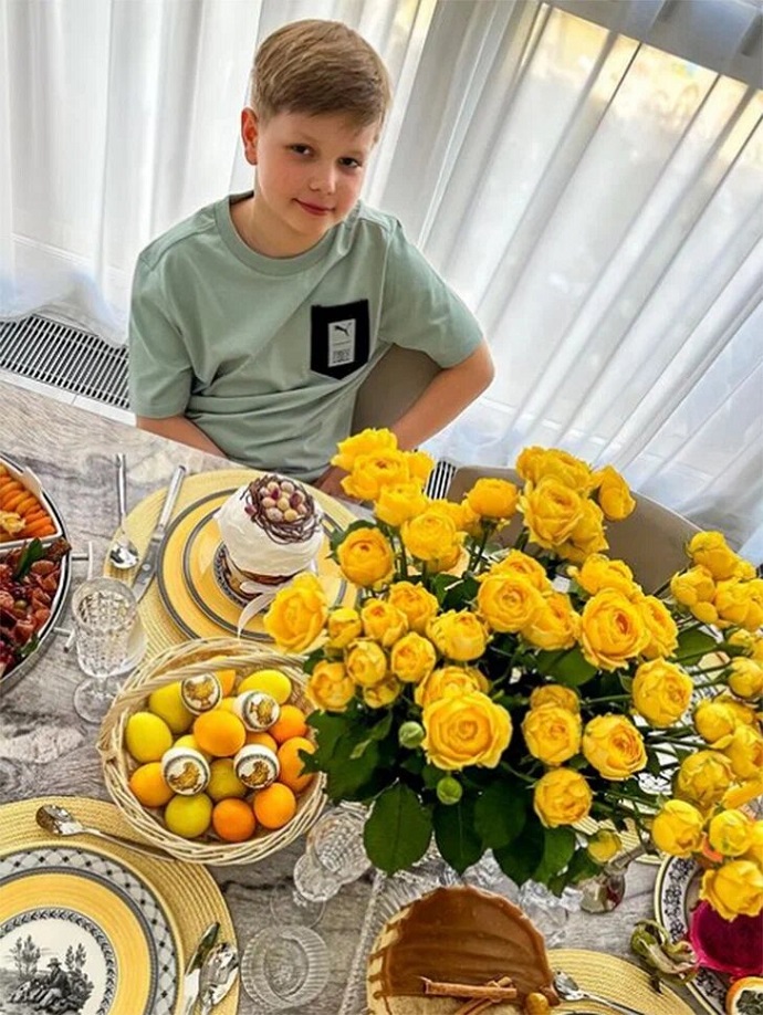 Возмужал: бывшая участница «Дома-2» Женя Феофилактова поделилась домашними снимками с повзрослевшим сыном от Антона Гусева