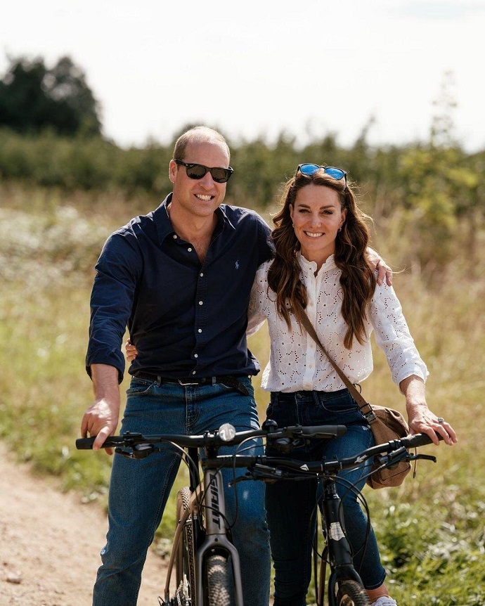 «Простые и счастливые»: принц Уильям и Кейт Миддлтон поделились новым снимком в честь 12-й годовщины свадьбы
