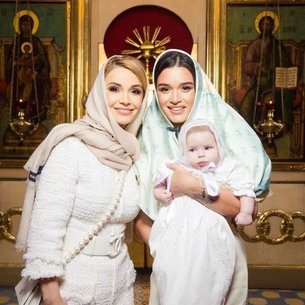 «Особенный день»: Ольга Орлова крестила дочь и показала её лицо, а вот выбор крестной матери не удивил