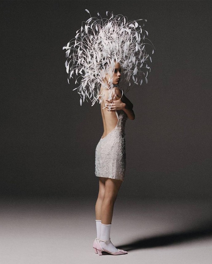 Звезда «Уэнсдэй» Дженна Ортега сделала фотосессию в стеклянном платье. ТОП провокационных фото Дженны Ортега