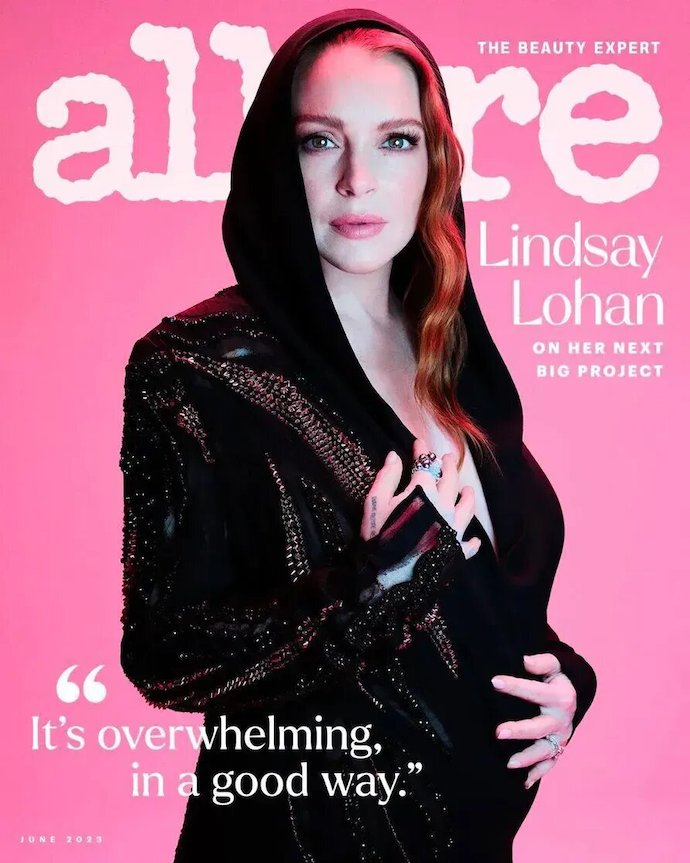 Ошеломляет: Линдси Лохан обнажила округлившийся живот на обложке журнала
