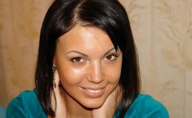 Оксана Самойлова показала себя без наращенных волос. Топ горячих фото жены Джигана
