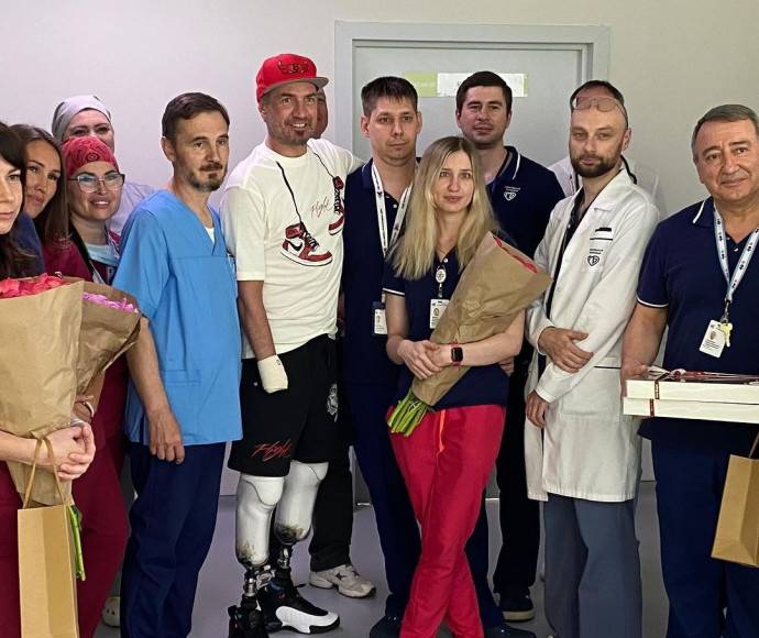 "Такое счастье": Татьяна Тарасова поздравила Романа Костомарова с выпиской из больницы
