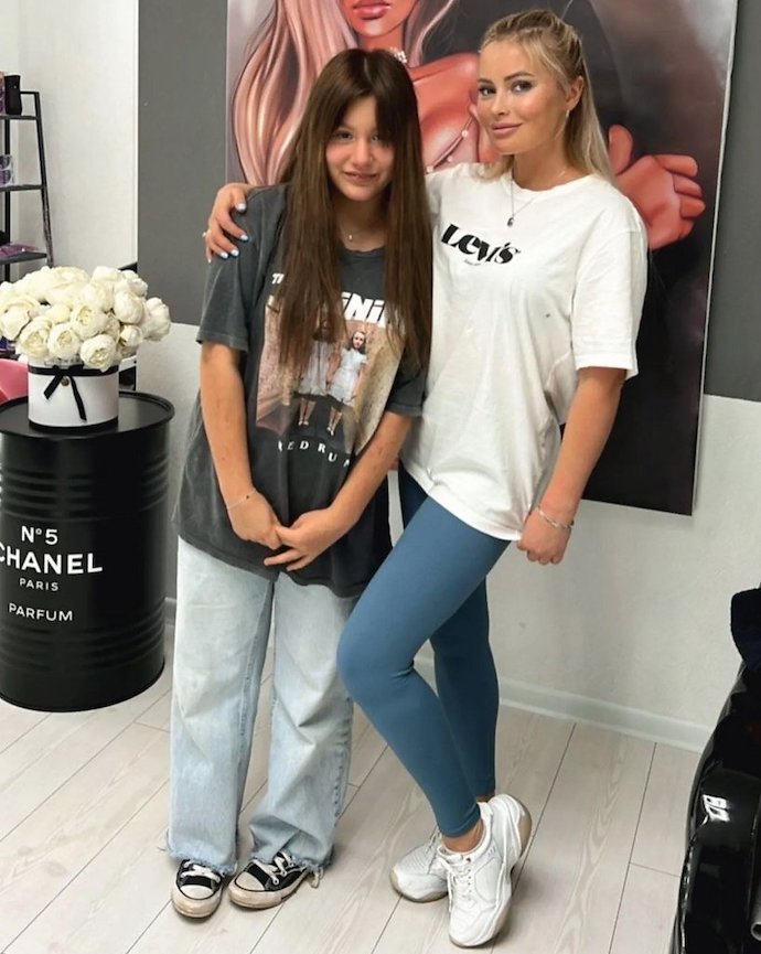 «Добавили гиалуронки»: Дана Борисова попросила оценить «новые» губы 15-летней дочери 