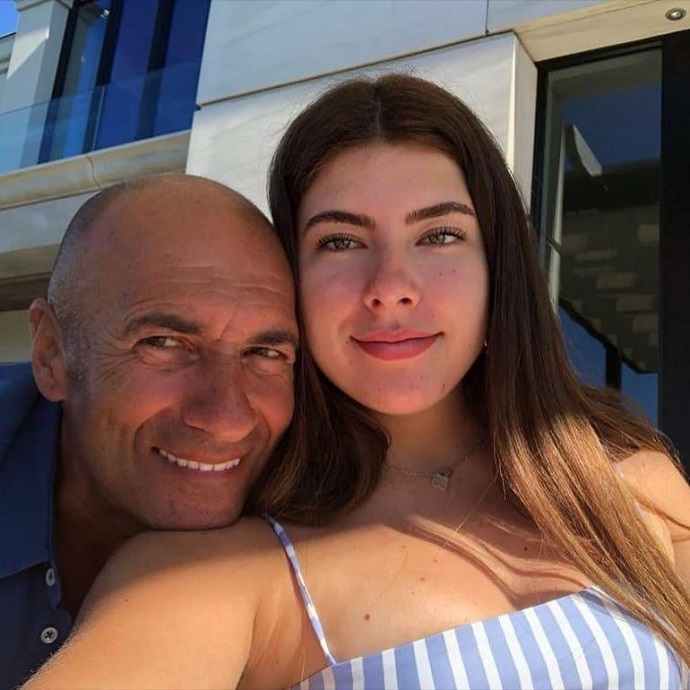 Игорь Крутой показал трогательные кадры с 20-летней дочерью Александрой 