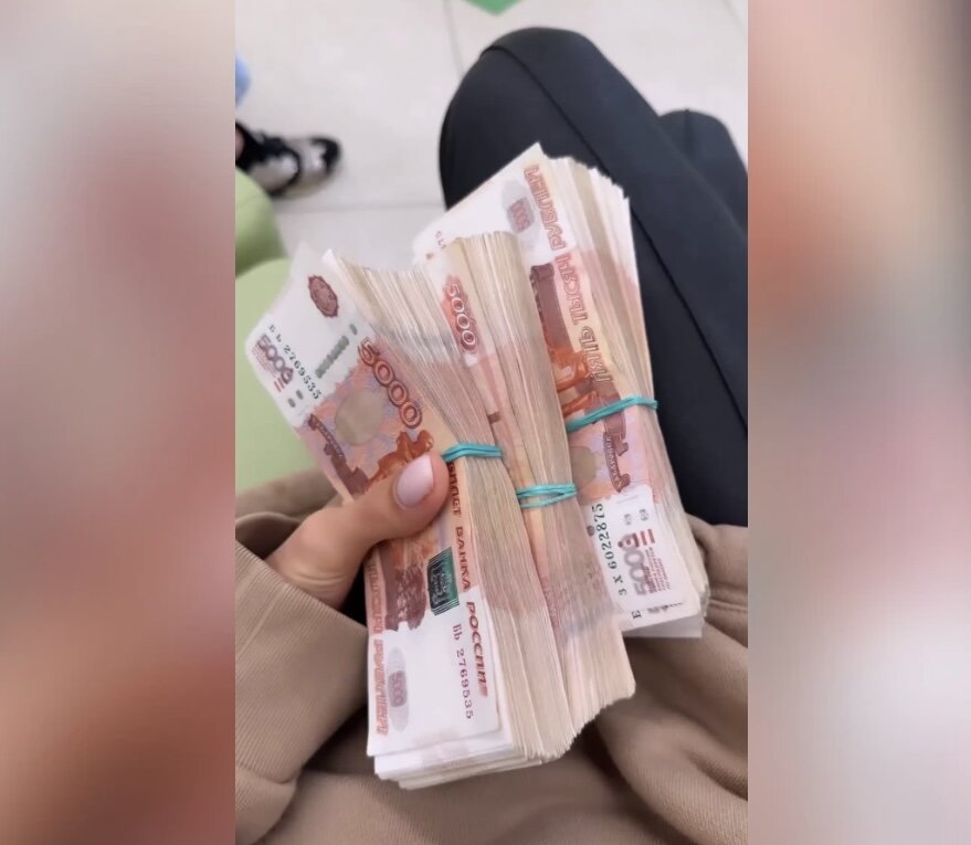 «Деньги, которые я откладывала»: Алане Мамаевой пришлось отдать три миллиона рублей Павлу Мамаеву