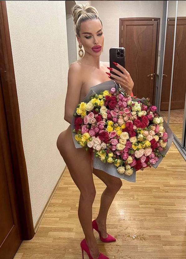 Мисс ДНР 2023 Алину Андриевскую, обладающей весьма спорной внешностью постигла участь Мисс России. Топ откровенных фото обладательницы огромных губ и попы, неопределенной формы