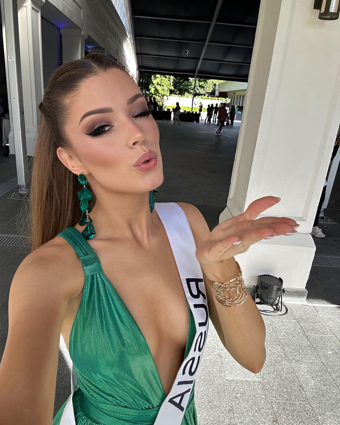 «Мисс Россия 2023» Маргарита Голубева уже посветила грудью на конкурсе «Мисс Вселенная». Топ фото красавицы Маргариты Голубевой и её подружек из Сальвадора