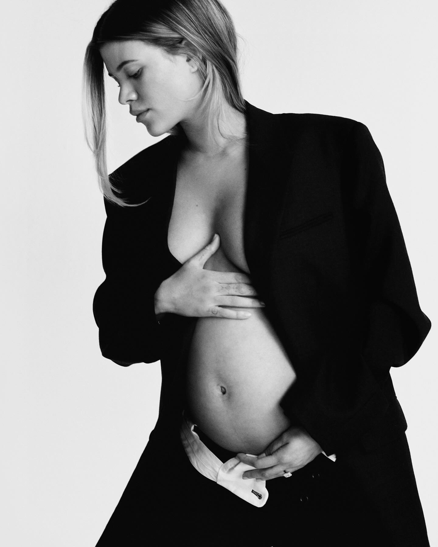 Софи Ричи объявила о своей беременности откровенной фотосессией в журнале. Топ фото Софи Ричи для Vogue