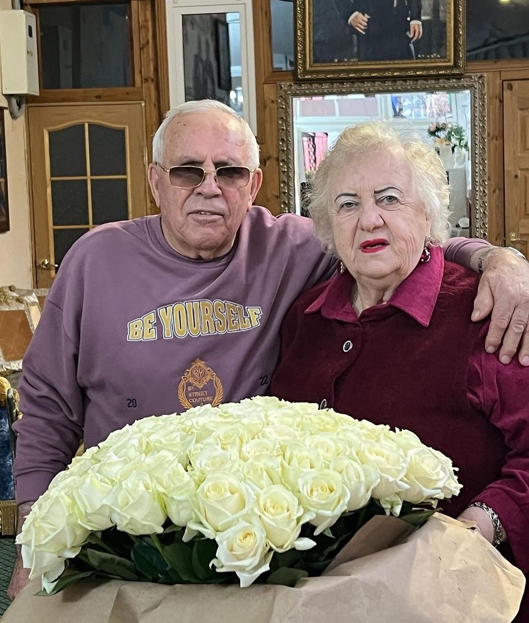 Стас Михайлов показал своих пожилых счастливых родителей