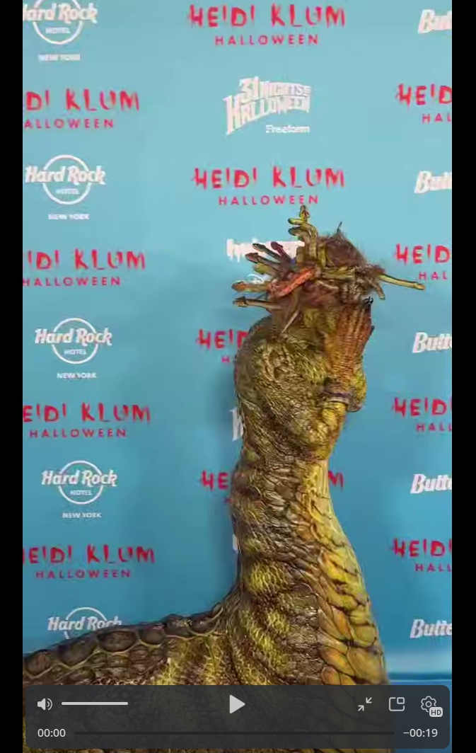 Хайди Клум обещала на Хеллоуин мерзкий образ и свое обещание выполнила