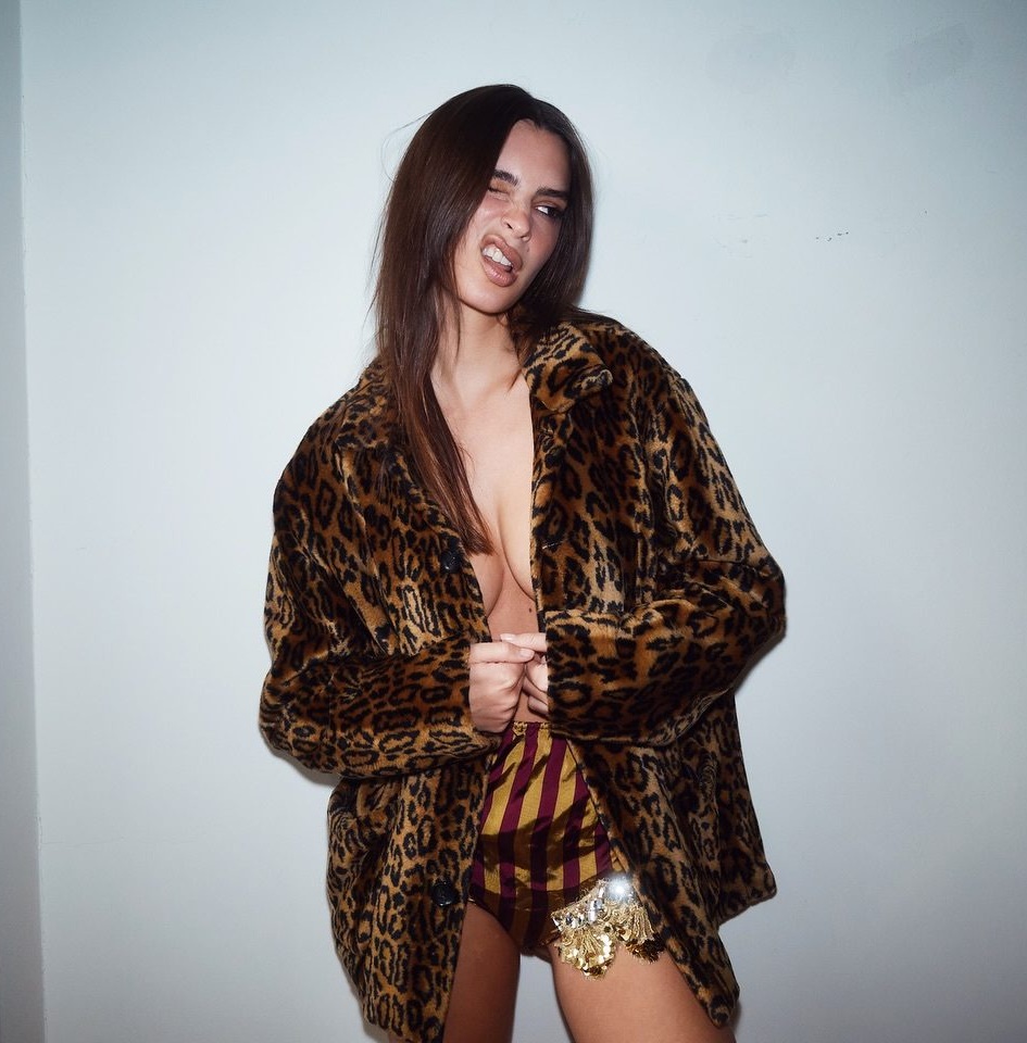 Очень интересные образы получились у Эмили Ратаковски Очень интересные образы получились у Эмили Ратаковски