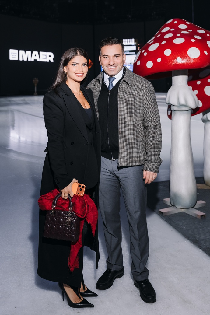 Регина Тодоренко, Лера Кудрявцева, Мария Мельникова и другие звезды стали гостями на аншлаговой премьере ледового шоу «Белоснежка» Евгения Плющенко и Яны Рудковской Регина Тодоренко, Лера Кудрявцева, Мария Мельникова и другие звезды стали гостями на аншлаговой премьере ледового шоу «Белоснежка» Евгения Плющенко и Яны Рудковской