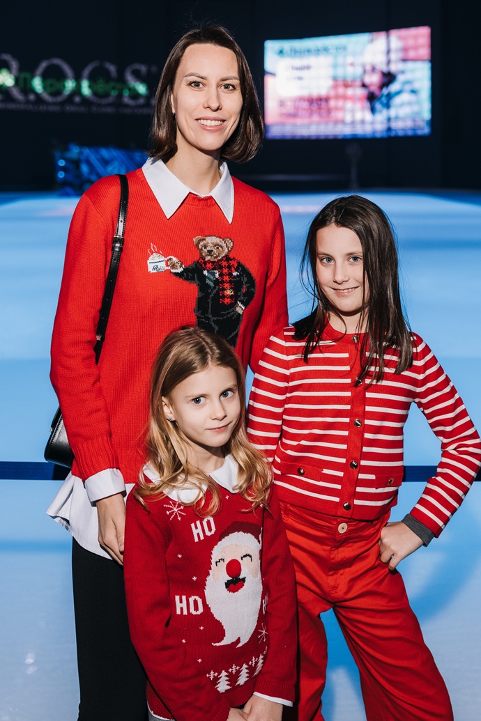 Регина Тодоренко, Лера Кудрявцева, Мария Мельникова и другие звезды стали гостями на аншлаговой премьере ледового шоу «Белоснежка» Евгения Плющенко и Яны Рудковской Регина Тодоренко, Лера Кудрявцева, Мария Мельникова и другие звезды стали гостями на аншлаговой премьере ледового шоу «Белоснежка» Евгения Плющенко и Яны Рудковской