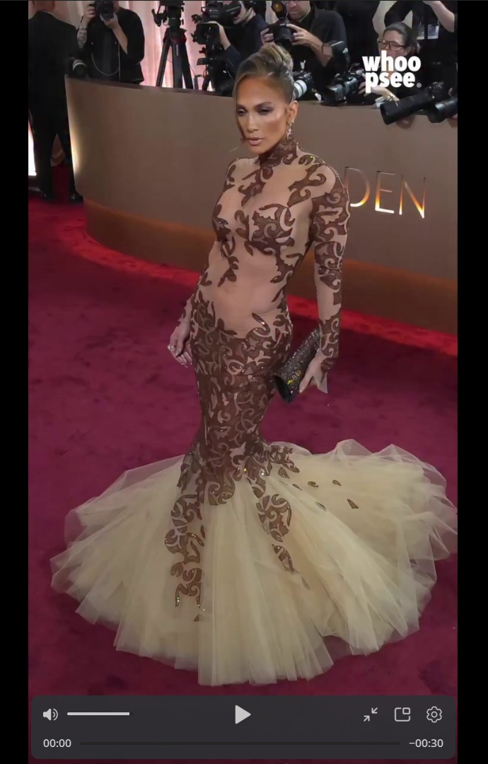 «Голые платья» Дженнифер Лоуренс и Дженнифер Лопес добавили пикантности «Золотому глобусу»