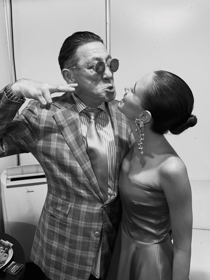 Расставшись с Лепсом, Аврора Киба закатила дорогущую вечеринку на свой день рождения