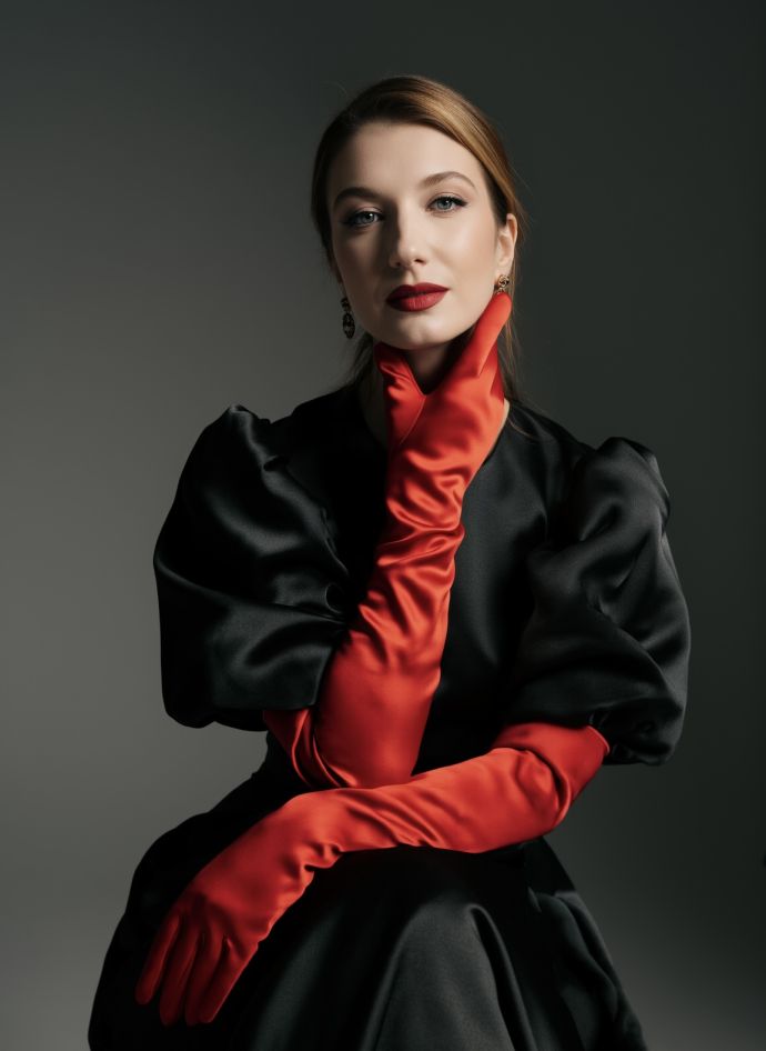 «Я достаточно смело разрушаю свои иллюзии»: певица KARISMA рассказала о вдохновении, планах и новом треке