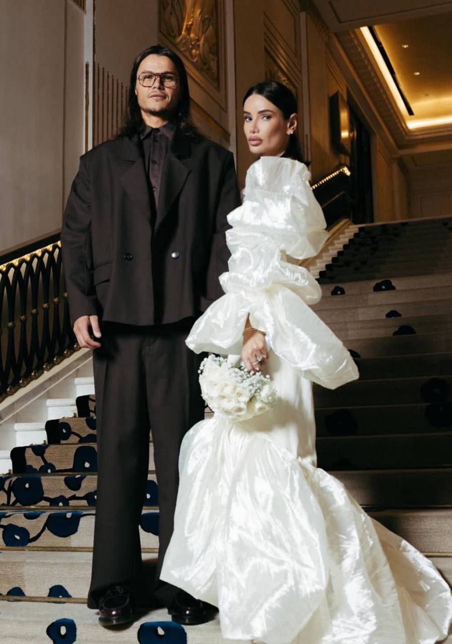 Айза снова вышла замуж 