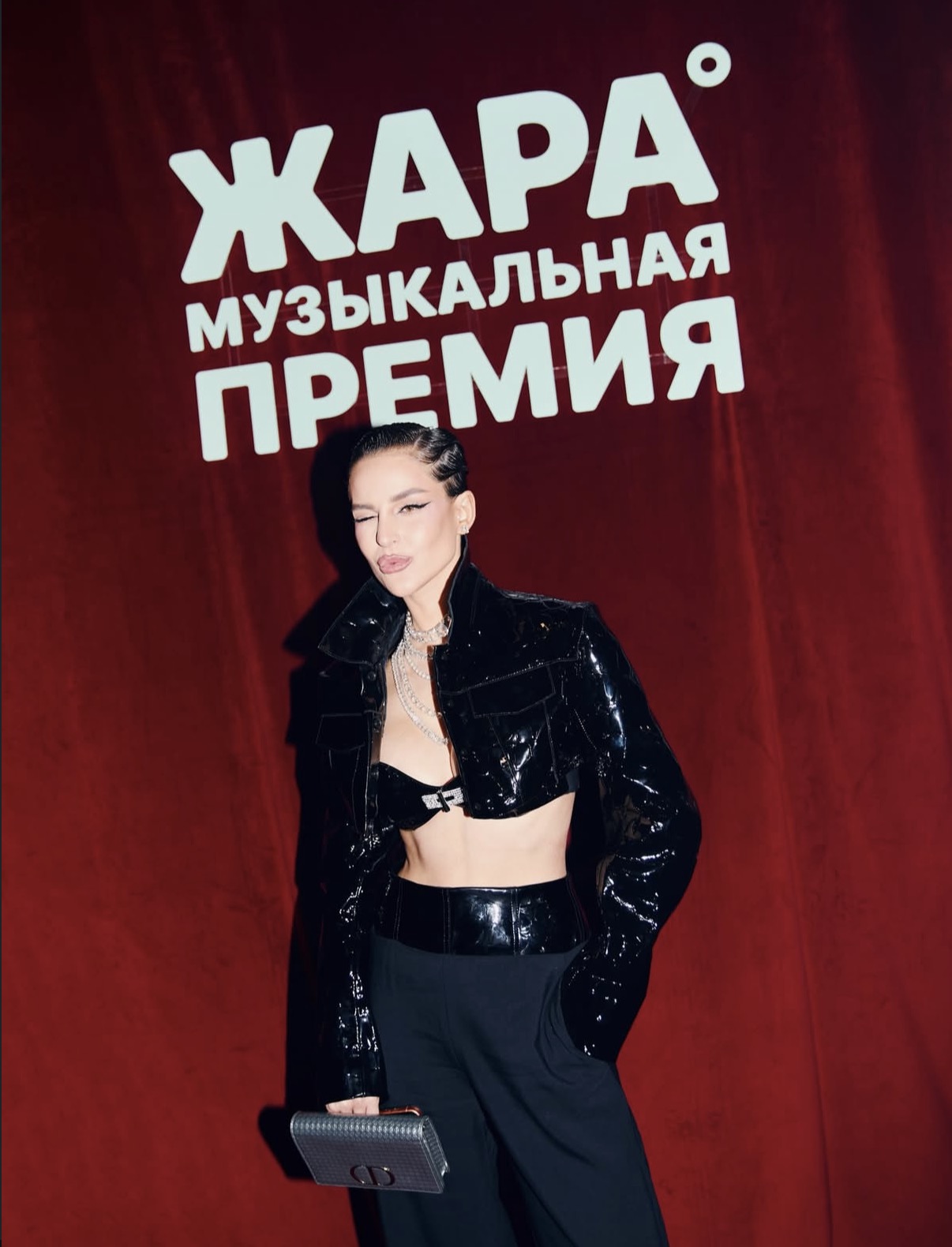 Total Black: Кэти Топурия, Люся Чеботина и Виктория Милованова раздали стиля на ужине ЖАРА и VOICE 