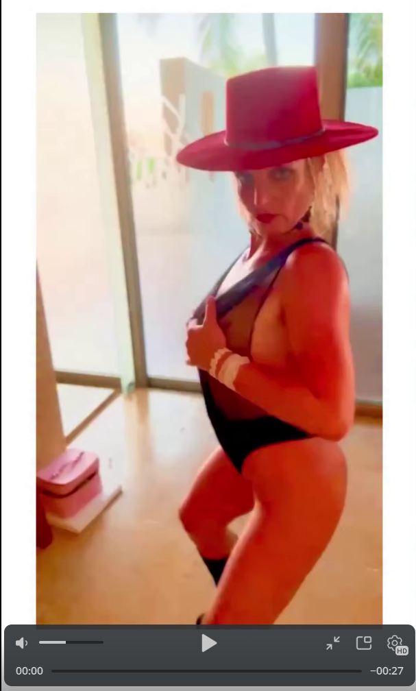 Бритни Спирс легла в рехаб, но танцы продолжаются Бритни Спирс легла в рехаб, но танцы продолжаются